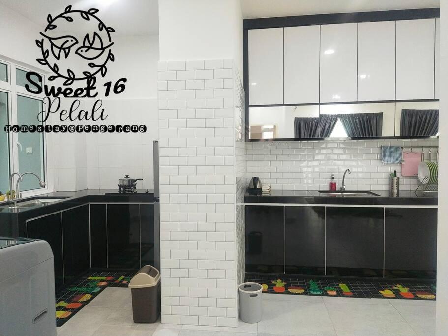 Sweet 16 Pelali Homestay Пенгеранг Екстериор снимка